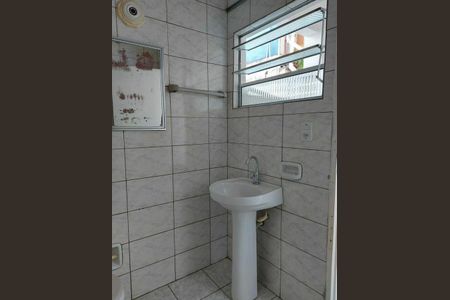 Banheiro de casa à venda com 2 quartos, 125m² em Vila Aquilino, Santo André