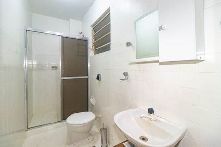 Banheiro  de apartamento para alugar com 1 quarto, 40m² em Independência, Porto Alegre