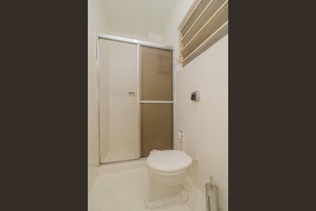 Banheiro de apartamento para alugar com 1 quarto, 40m² em Independência, Porto Alegre
