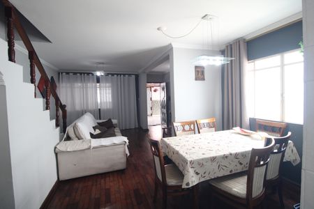 Casa à venda com 3 quartos, 115m² em Cidade Ademar, São Paulo