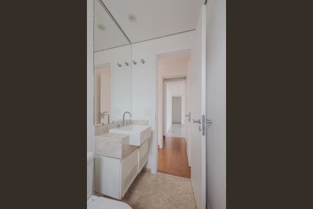 Apartamento para alugar com 420m², 3 quartos e 4 vagasBanheiro da Suíte 1