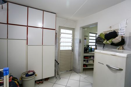 Casa à venda com 191m², 4 quartos e 2 vagas Casa à venda com 191m², 4 quartos e 2 vagasÁrea de Serviço