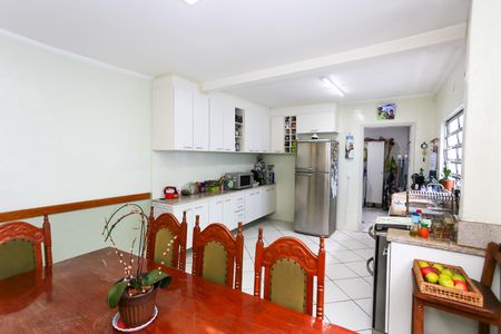 Casa à venda com 191m², 4 quartos e 2 vagas Casa à venda com 191m², 4 quartos e 2 vagascozinha