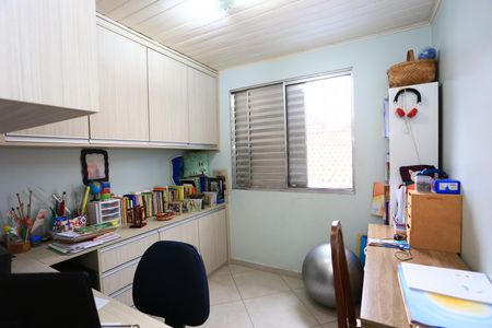 Casa à venda com 191m², 4 quartos e 2 vagas Casa à venda com 191m², 4 quartos e 2 vagasquarto 2