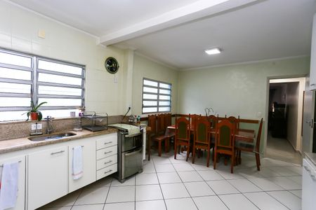 Casa à venda com 191m², 4 quartos e 2 vagas Casa à venda com 191m², 4 quartos e 2 vagascozinha