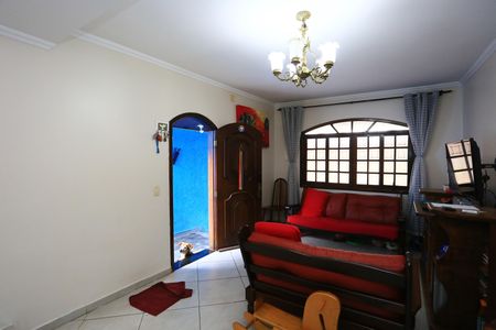 Casa à venda com 191m², 4 quartos e 2 vagas Casa à venda com 191m², 4 quartos e 2 vagassala