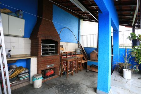 Casa à venda com 191m², 4 quartos e 2 vagas Casa à venda com 191m², 4 quartos e 2 vagasÁrea comum - Churrasqueira