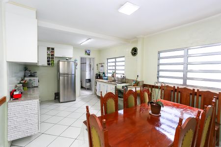 Casa à venda com 191m², 4 quartos e 2 vagas Casa à venda com 191m², 4 quartos e 2 vagascozinha