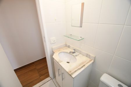 Apartamento à venda com 66m², 2 quartos e 1 vagaBanheiro Social