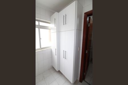 Apartamento para alugar com 242m², 5 quartos e 3 vagasÁrea de Serviço