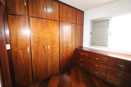 Apartamento para alugar com 242m², 5 quartos e 3 vagasSuíte 1