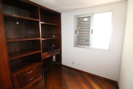 Apartamento para alugar com 242m², 5 quartos e 3 vagasQuarto 2