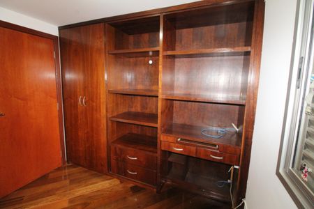 Apartamento para alugar com 242m², 5 quartos e 3 vagasQuarto 2