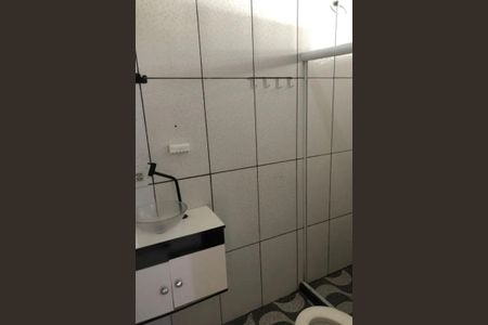 Banheiro de casa para alugar com 1 quarto, 150m² em Jardim Vinte E Cinco de Agosto, Duque de Caxias