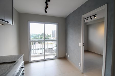 Sala/Cozinha de apartamento para alugar com 1 quarto, 23m² em Vila Butantã, São Paulo