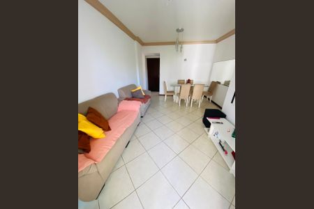Sala de apartamento para alugar com 3 quartos, 84m² em Costa Azul, Salvador