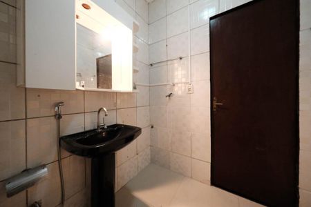 Banheiro de casa para alugar com 1 quarto, 65m² em Vila Ponte Rasa, São Paulo