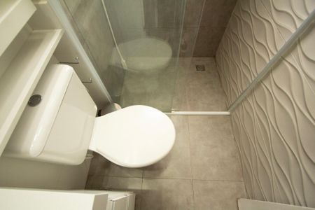 Apartamento para alugar com 60m², 2 quartos e 2 vagas Apartamento para alugar com 60m², 2 quartos e 2 vagasBanheiro
