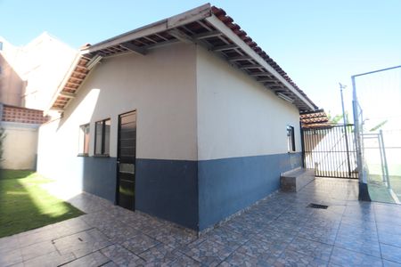Casa para alugar com 42m², 2 quartos e 1 vagaÁrea comum - Salão de festas