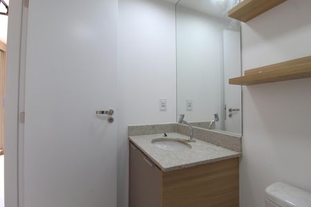 Banheiro de kitnet/studio à venda com 1 quarto, 24m² em Vila Nova Conceição, São Paulo