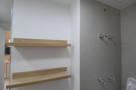 Banheiro de kitnet/studio à venda com 1 quarto, 24m² em Vila Nova Conceição, São Paulo