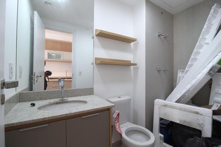 Banheiro de kitnet/studio à venda com 1 quarto, 24m² em Vila Nova Conceição, São Paulo