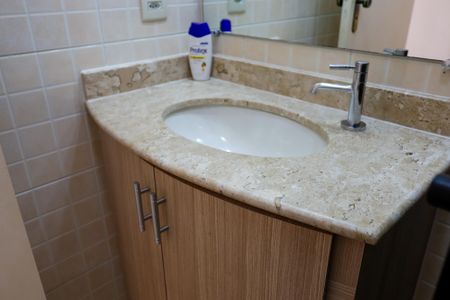 Apartamento à venda com 64m², 2 quartos e 1 vaga Apartamento à venda com 64m², 2 quartos e 1 vagaBanheiro