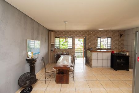 Casa à venda com 190m², 3 quartos e 2 vagasCozinha e Sala de Jantar