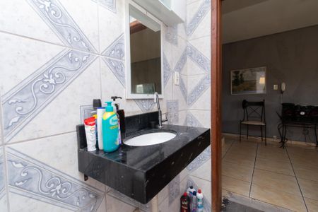 Casa à venda com 190m², 3 quartos e 2 vagasBanheiro Social