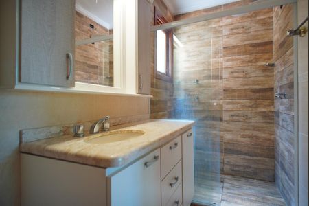 Casa à venda com 225m², 4 quartos e 2 vagasBanheiro da Suíte