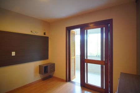 Casa à venda com 225m², 4 quartos e 2 vagasSuíte