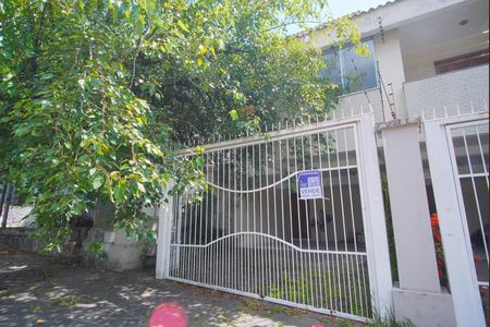 Casa à venda com 225m², 4 quartos e 2 vagasFachada