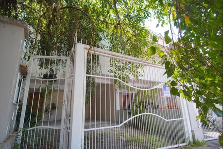 Casa à venda com 225m², 4 quartos e 2 vagasFachada