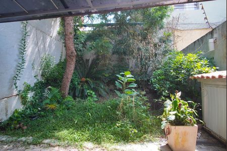 Casa à venda com 225m², 4 quartos e 2 vagasQuintal