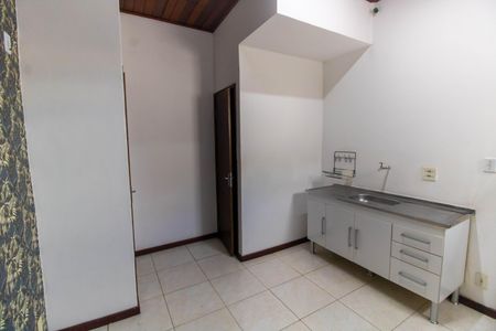 Sala de apartamento para alugar com 1 quarto, 40m² em Itaipu, Niterói