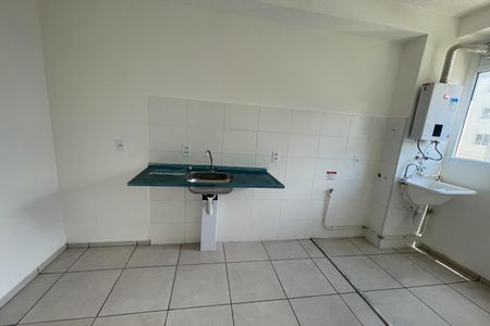 Cozinha de apartamento para alugar com 2 quartos, 42m² em Vila Ouro Preto, Duque de Caxias