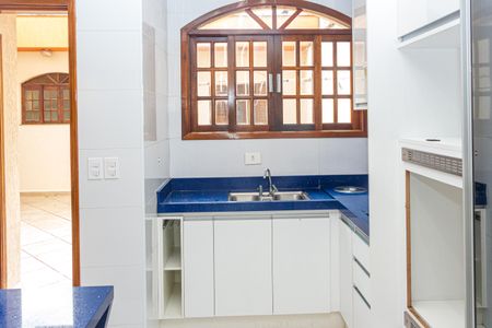 Casa para alugar com 182m², 4 quartos e 6 vagas Casa para alugar com 182m², 4 quartos e 6 vagasCozinha