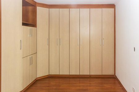 Casa para alugar com 182m², 4 quartos e 6 vagas Casa para alugar com 182m², 4 quartos e 6 vagasSuíte