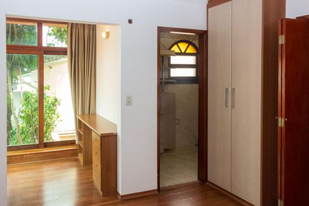 Casa para alugar com 182m², 4 quartos e 6 vagas Casa para alugar com 182m², 4 quartos e 6 vagasSuíte