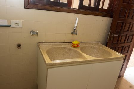 Casa para alugar com 182m², 4 quartos e 6 vagas Casa para alugar com 182m², 4 quartos e 6 vagasÁrea de Serviço