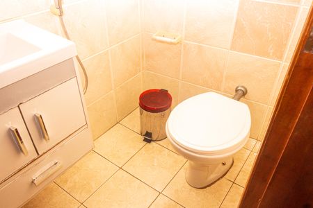 Casa para alugar com 182m², 4 quartos e 6 vagas Casa para alugar com 182m², 4 quartos e 6 vagasBanheiro de serviço