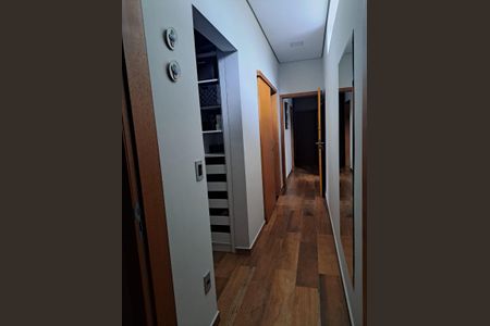 Casa de condomínio à venda com 231m², 3 quartos e 4 vagasCorredor