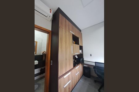 Casa de condomínio à venda com 231m², 3 quartos e 4 vagasQuarto