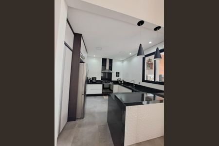 Casa de condomínio à venda com 231m², 3 quartos e 4 vagasCozinha