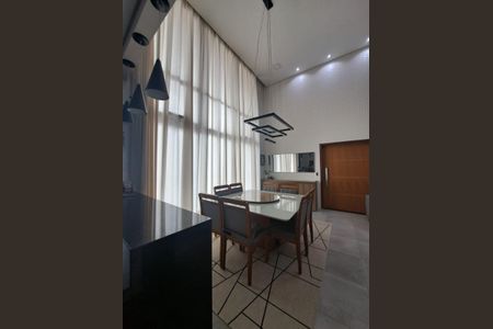 Casa de condomínio à venda com 231m², 3 quartos e 4 vagasSala de jantar