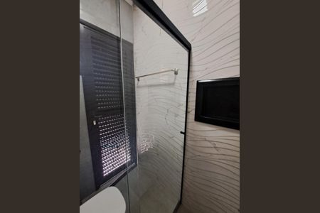 Casa de condomínio à venda com 231m², 3 quartos e 4 vagasBanheiro