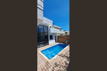 Casa de condomínio à venda com 231m², 3 quartos e 4 vagasÁrea externa