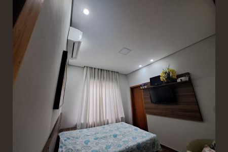 Casa de condomínio à venda com 231m², 3 quartos e 4 vagasQuarto