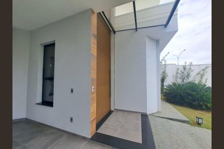 Casa de condomínio à venda com 231m², 3 quartos e 4 vagasÁrea externa