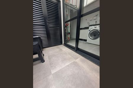 Casa de condomínio à venda com 231m², 3 quartos e 4 vagasÁrea de serviço